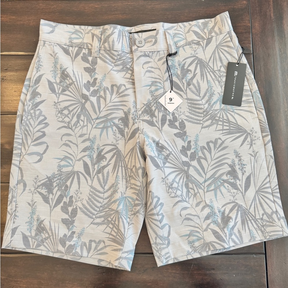 Travis Matthew NWT Gray Floral Print Shorts Mens sz30